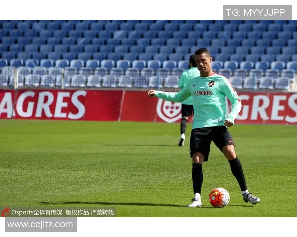 国外足球明星传授落叶球技巧与训练方法的全面指南